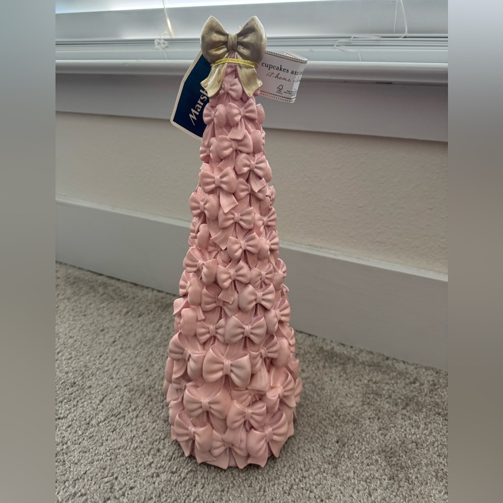 New cupcakes & cashmere pink bow christmas tree